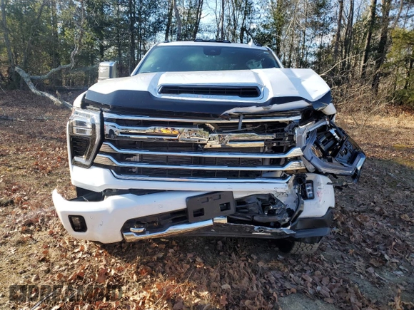 2024 Chevrolet Silverado 3500HD High Country with VIN 2GC4YVEYXR1165898, listed as a Copart auction lot 80017064 with 7,234 mi miles and Salvage Title. Bid and sale history available at carsss.com. Image 5.