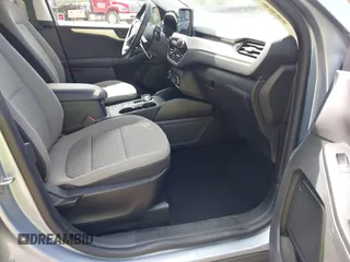 2022 Ford Escape SE z VIN 1FMCU0G68NUB64197, wystawiony jako IAAI lot #42279268 z przebiegiem 10 579 mil mil oraz . Historia ofert i sprzedaży dostępna na DreamBid. Obrazek 5.