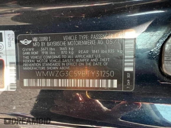 2011 MINI Clubman S z VIN WMWZG3C59BTY31250, wystawiony jako Copart lot #48608435 z przebiegiem 126 025 mil mil oraz Szkoda całkowita • Salvage title. Historia ofert i sprzedaży dostępna na DreamBid. Obrazek 10.