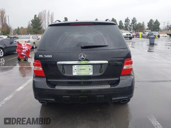 2006 Mercedes-Benz M 500 z VIN 4JGBB75E66A008750, wystawiony jako IAAI lot #41504217 z przebiegiem 96 375 mil mil oraz . Historia ofert i sprzedaży dostępna na DreamBid. Obrazek 16.