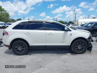 2008 Lincoln MKX z VIN 2LMDU88C28BJ37258, wystawiony jako IAAI lot #42274938 z przebiegiem Nie podano mil oraz . Historia ofert i sprzedaży dostępna na DreamBid. Obrazek 13.
