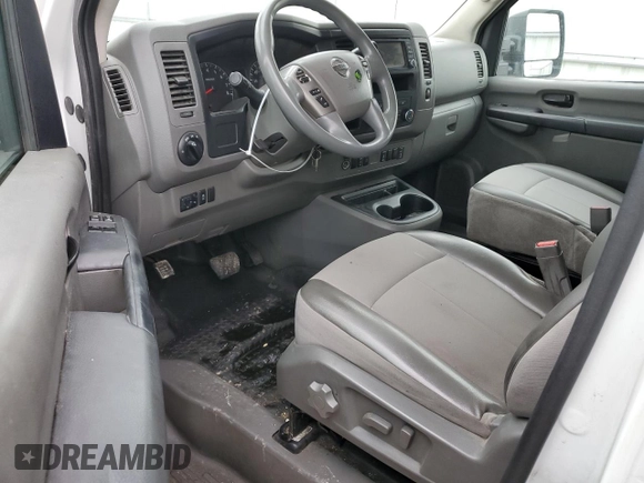 2018 Nissan NV Cargo SV z VIN 1N6AF0LY9JN808739, wystawiony jako Copart lot #58451535 z przebiegiem 255 350 mil mil oraz Szkoda całkowita • Salvage title. Historia ofert i sprzedaży dostępna na DreamBid. Obrazek 8.