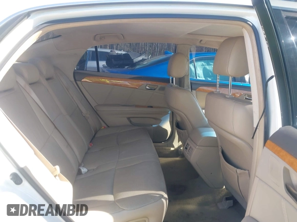 2007 Toyota Avalon XL with VIN 4T1BK36B17U196283, listed as a IAAI auction lot 41569087 with 370,304 mi miles. Bid and sale history available at carsss.com. Image 8.