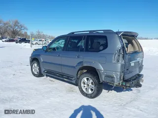 2007 Lexus GX 470 with VIN JTJBT20X470139936, listed as a IAAI auction lot 41507026 with 225,723 mi miles. Bid and sale history available at carsss.com. Image 3.