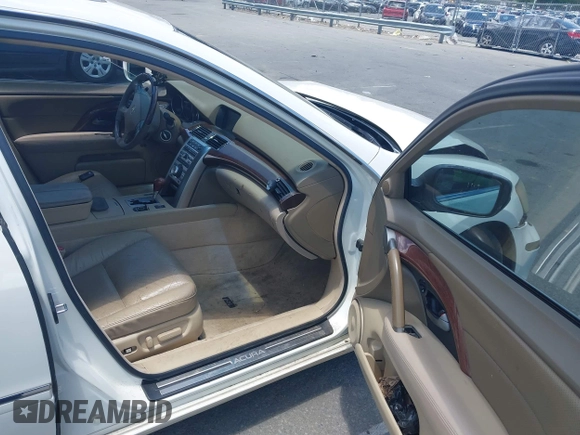 2006 Acura RL with VIN JH4KB16566C003955, listed as a IAAI auction lot 42526580 with 191,823 mi miles and . Bid and sale history available at DreamBid. Image 5.