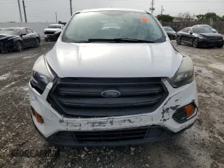 2018 Ford Escape S with VIN 1FMCU0F70JUA94439, listed as a Copart auction lot 62675905 with 211,864 mi miles and Salvage title. Bid and sale history available at DreamBid. Image 5.