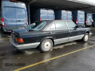 1987 Mercedes-Benz 560 with VIN WDBCA39D4HA360359, listed as a Copart auction lot 80772324 with 203,669 mi miles and Clean Title. Bid and sale history available at DreamBid. Image 3.