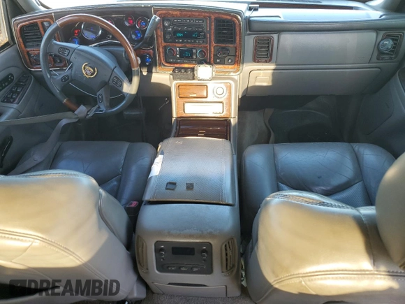 2003 Cadillac Escalade EXT z VIN 3GYEK63N03G181153, wystawiony jako Copart lot #44032465 z przebiegiem 211 093 mil mil oraz Tytuł czysty. Historia ofert i sprzedaży dostępna na DreamBid. Obrazek 8.