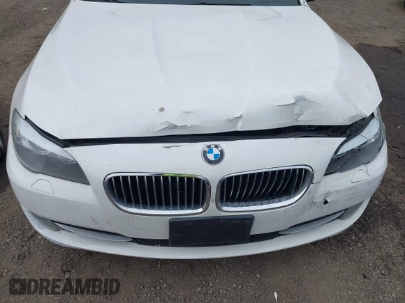 2012 BMW 5 Series 528i xDrive with VIN WBAXH5C53CDW10660, listed as a IAAI auction lot 41016708 with 157,757 mi miles and . Bid and sale history available at carsss.com. Image 6.
