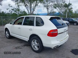 2010 Porsche Cayenne z VIN WP1AA2AP6ALA07199, wystawiony jako IAAI lot #41975088 z przebiegiem 150 152 mil mil oraz . Historia ofert i sprzedaży dostępna na DreamBid. Obrazek 3.