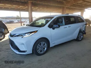 2021 Toyota Sienna XSE with VIN 5TDDSKFC1MS014467, listed as a Copart auction lot 88080825 with 49,199 mi miles and Salvage Title. Bid and sale history available at carsss.com. Image 1.