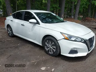 2020 Nissan Altima S z VIN 1N4BL4BV6LC193828, wystawiony jako IAAI lot #42358995 z przebiegiem 137 750 mil mil oraz . Historia ofert i sprzedaży dostępna na DreamBid. Obrazek 1.