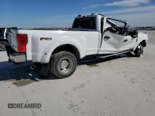 2020 Ford F-350 XL with VIN 1FT8W3DT6LEC60563, listed as a Copart auction lot 49005965 with 15,864 mi miles and Non Repairable. Bid and sale history available at DreamBid. Image 3.