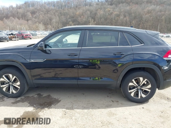 2024 Volkswagen Atlas SE z VIN 1V2LE2CA7RC230983, wystawiony jako IAAI lot #41786500 z przebiegiem 34 241 mil mil oraz . Historia ofert i sprzedaży dostępna na DreamBid. Obrazek 15.