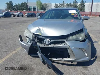 2015 Toyota Camry XLE z VIN 4T1BF1FK1FU040493, wystawiony jako IAAI lot #41767343 z przebiegiem 170 232 mil mil oraz . Historia ofert i sprzedaży dostępna na DreamBid. Obrazek 6.