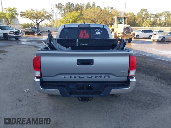 2017 Toyota Tacoma SR5 z VIN 5TFAZ5CN3HX024083, wystawiony jako IAAI lot #41739213 z przebiegiem 111 226 mil mil oraz . Historia ofert i sprzedaży dostępna na DreamBid. Obrazek 16.