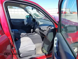2006 Ford Escape XLT с VIN 1FMYU03166KA41155, выставлен на аукционе IAAI как лот 41629973 с пробегом 90 807 миль миль и . История ставок и продаж доступна на DreamBid. Изображение 5.