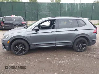 2024 Volkswagen Tiguan SE R-Line Black с VIN 3VV8B7AX4RM136788, выставлен на аукционе IAAI как лот 42246926 с пробегом 5 342 миль миль и . История ставок и продаж доступна на DreamBid. Изображение 14.
