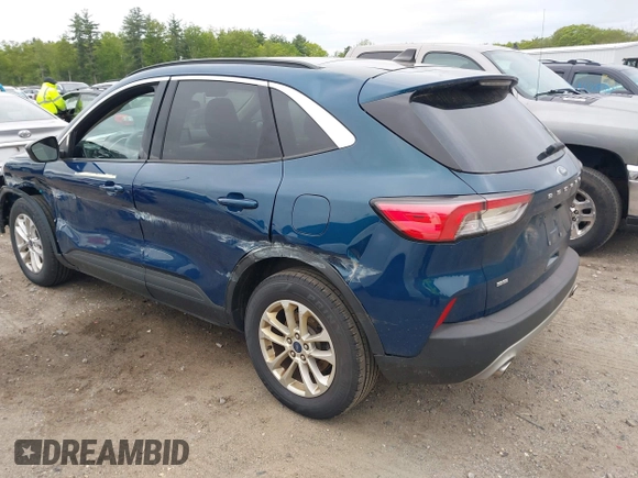 2020 Ford Escape SE z VIN 1FMCU9G66LUC32126, wystawiony jako IAAI lot #42313650 z przebiegiem 104 550 mil mil oraz . Historia ofert i sprzedaży dostępna na DreamBid. Obrazek 3.