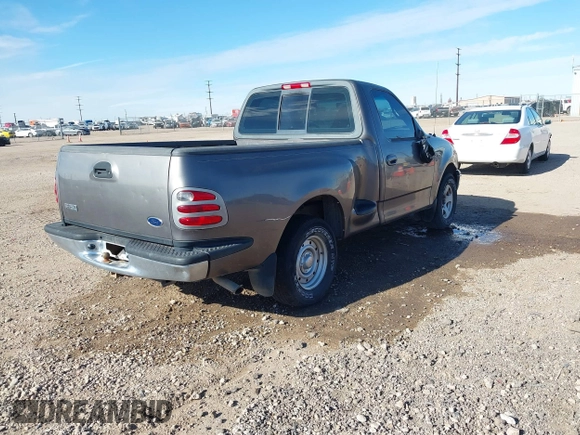 2002 Ford F-150 XL z VIN 1FTRF07272KB83272, wystawiony jako IAAI lot #41266432 z przebiegiem Nie podano mil oraz . Historia ofert i sprzedaży dostępna na DreamBid. Obrazek 4.