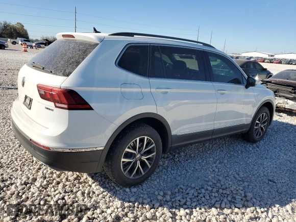 2020 Volkswagen Tiguan SE with VIN 3VV2B7AX4LM025185, listed as a Copart auction lot 48942445 with 82,550 mi miles and Salvage Title. Bid and sale history available at DreamBid. Image 3.