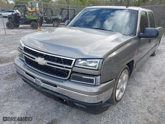 2006 Chevrolet Silverado 1500 LT1 with VIN 2GCEC13T661222743, listed as a IAAI auction lot 41837694 with 205,426 mi miles. Bid and sale history available at carsss.com. Image 6.