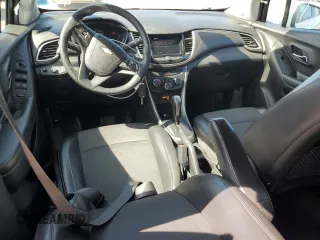2021 Chevrolet Trax LT z VIN KL7CJPSM5MB372394, wystawiony jako Copart lot #51828485 z przebiegiem 64 557 mil mil oraz Szkoda całkowita • Salvage title. Historia ofert i sprzedaży dostępna na DreamBid. Obrazek 8.