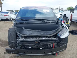 2020 Tesla Model X Long Range with VIN 5YJXCDE26LF238982, listed as a IAAI auction lot 42100220 with 44,804 mi miles. Bid and sale history available at carsss.com. Image 13.