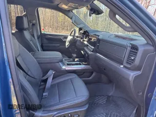 2024 Chevrolet Silverado 1500 with VIN 3GCUDGEL2RG257638, listed as a Copart auction lot 49019625 with 3,277 mi miles and Clean Title. Bid and sale history available at DreamBid. Image 5.