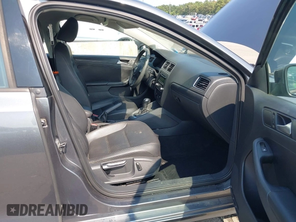 2014 Volkswagen Jetta SE with VIN 3VWD17AJ2EM274963, listed as a IAAI auction lot 42657388 with 138,482 mi miles and . Bid and sale history available at DreamBid. Image 5.