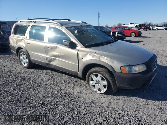 2005 Volvo XC70 with VIN YV1SZ592451180787, listed as a Copart auction lot 81856974 with 220,788 mi miles and Clean Title. Bid and sale history available at DreamBid. Image 4.