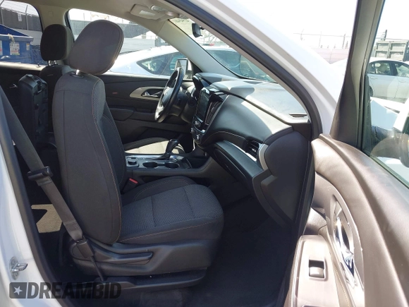 2018 Chevrolet Traverse LT Cloth with VIN 1GNERGKW8JJ247162, listed as a IAAI auction lot 41949401 with 89,513 mi miles. Bid and sale history available at carsss.com. Image 5.