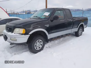 1998 Ford F-250 z VIN 2FTPX28L8WCB02569, wystawiony jako IAAI lot #41458634 z przebiegiem 195 384 mil mil oraz . Historia ofert i sprzedaży dostępna na DreamBid. Obrazek 2.