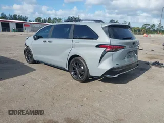 2025 Toyota Sienna XSE z VIN 5TDDRKEC5SS252980, wystawiony jako IAAI lot #42120671 z przebiegiem 204 mil mil oraz . Historia ofert i sprzedaży dostępna na DreamBid. Obrazek 3.