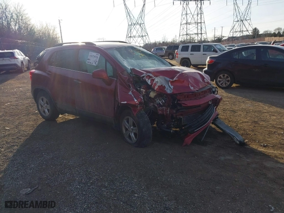 2019 Chevrolet Trax LT with VIN 3GNCJPSB0KL256721, listed as a IAAI auction lot 41676926 with NaN miles. Bid and sale history available at carsss.com. Image 1.