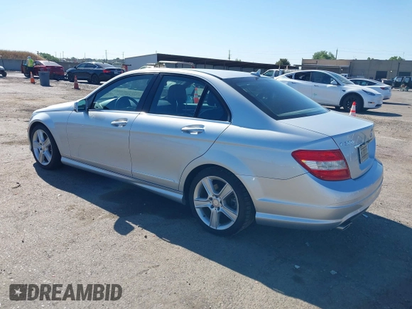 2011 Mercedes-Benz C 300 Sport с VIN WDDGF5EB0BA476899, выставлен на аукционе IAAI как лот 42192386 с пробегом 164 550 миль миль и . История ставок и продаж доступна на DreamBid. Изображение 3.