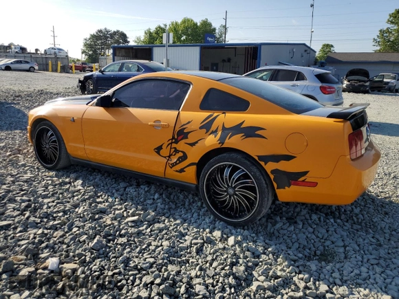 2008 Ford Mustang Deluxe with VIN 1ZVHT80N785158335, listed as a Copart auction lot 55630555 with 227,651 mi miles and Clean Title. Bid and sale history available at carsss.com. Image 2.