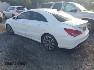 2018 Mercedes-Benz CLA 250 z VIN WDDSJ4EB7JN694154, wystawiony jako IAAI lot #42501977 z przebiegiem 55 294 mil mil oraz . Historia ofert i sprzedaży dostępna na DreamBid. Obrazek 3.