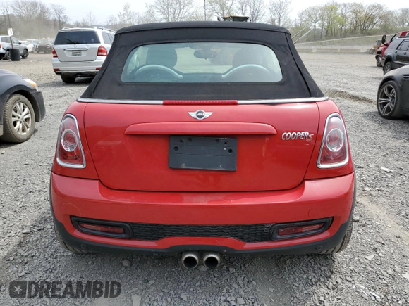 2013 MINI Convertible S с VIN WMWZP3C59DT706087, выставлен на аукционе Copart как лот 54504375 с пробегом 100 550 миль миль и Списание • Salvage title. История ставок и продаж доступна на DreamBid. Изображение 6.