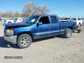 2000 GMC New Sierra 1500 SLE with VIN 1GTEK19T3YE153019, listed as a IAAI auction lot 42027666 with 183,195 mi miles. Bid and sale history available at carsss.com. Image 2.