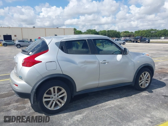 2014 Nissan Juke S with VIN JN8AF5MR5ET351215, listed as a IAAI auction lot 42208852 with 127,340 mi miles. Bid and sale history available at carsss.com. Image 6.