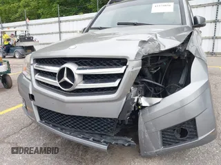 2011 Mercedes-Benz GLK 350 z VIN WDCGG8HB6BF663579, wystawiony jako IAAI lot #42379856 z przebiegiem 129 306 mil mil oraz . Historia ofert i sprzedaży dostępna na DreamBid. Obrazek 17.