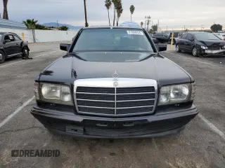 1991 Mercedes-Benz 420 with VIN WDBCA35E5MA601810, listed as a Copart auction lot 81968234 with 83,864 mi miles and Clean Title. Bid and sale history available at carsss.com. Image 5.