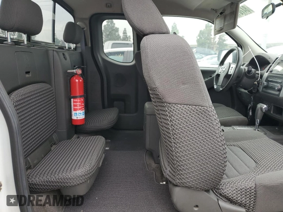 2017 Nissan Frontier SV z VIN 1N6AD0CW7HN767526, wystawiony jako Copart lot #84701984 z przebiegiem 122 196 mil mil oraz Czysty tytuł • Clean title. Historia ofert i sprzedaży dostępna na DreamBid. Obrazek 10.