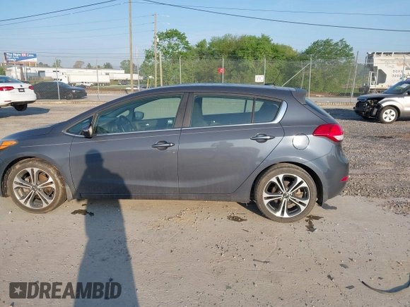 2016 Kia Forte EX z VIN KNAFX5A86G5527820, wystawiony jako IAAI lot #42148974 z przebiegiem 73 103 mil mil oraz . Historia ofert i sprzedaży dostępna na DreamBid. Obrazek 14.