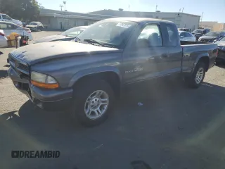 2002 Dodge Dakota with VIN 1B7GL12X02S577219, listed as a Copart auction lot 77067374 with 181,351 mi miles and Salvage Title. Bid and sale history available at carsss.com. Image 1.