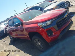2024 Chevrolet Colorado 2WD LT z VIN 1GCPSCEKXR1112753, wystawiony jako IAAI lot #41842815 z przebiegiem 13 775 mil mil oraz . Historia ofert i sprzedaży dostępna na DreamBid. Obrazek 13.