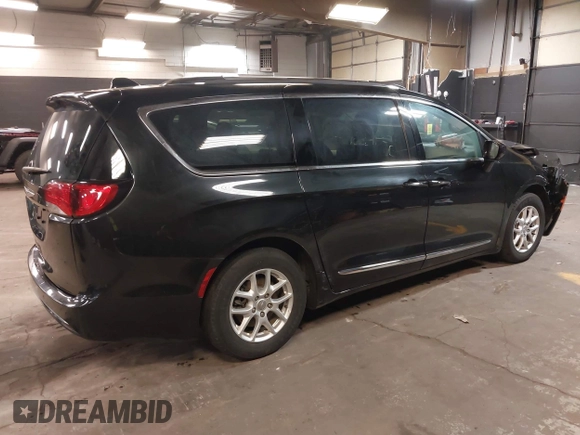 2020 Chrysler Pacifica Touring L with VIN 2C4RC1BG2LR280156, listed as a IAAI auction lot 42182406 with 105,038 mi miles and . Bid and sale history available at DreamBid. Image 4.