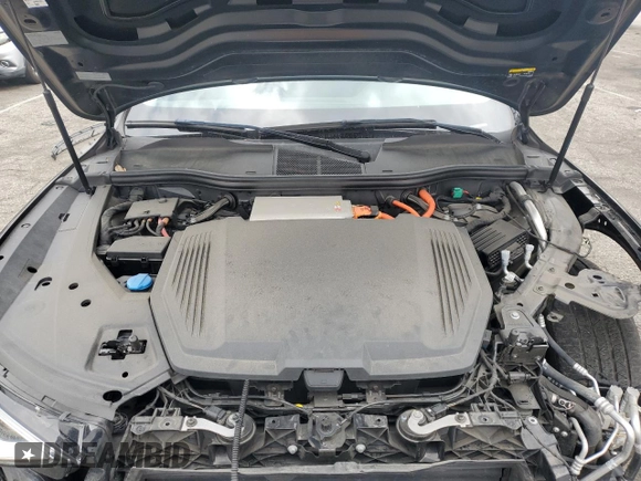 2019 Audi e-tron Premium Plus с VIN WA1LABGE4KB021801, выставлен на аукционе Copart как лот 59353315 с пробегом 59 215 миль миль и Списание • Salvage title. История ставок и продаж доступна на DreamBid. Изображение 12.