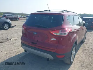 2013 Ford Escape SE z VIN 1FMCU0GX6DUD33172, wystawiony jako IAAI lot #42422870 z przebiegiem 155 696 mil mil oraz . Historia ofert i sprzedaży dostępna na DreamBid. Obrazek 4.